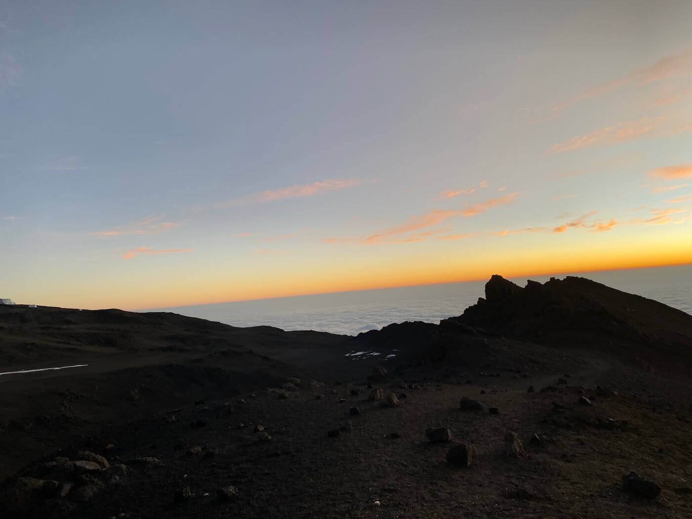 Coucher de soleil sur la mer de nuages